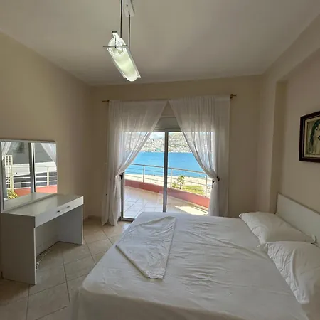 شقة Port Side Apartament 01 *