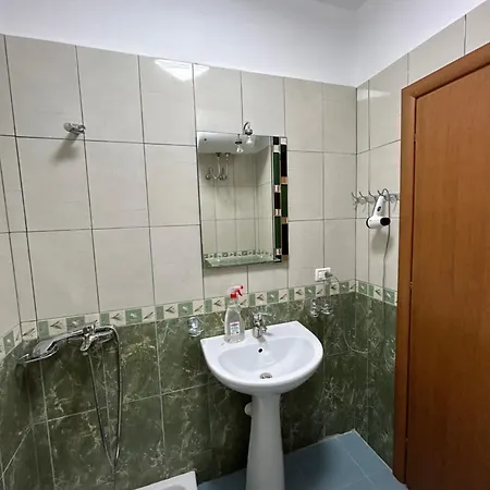 Port Side Apartament 01 ساراندا